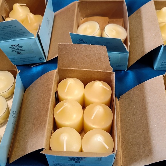 Lily of the valley Party Lite Votive and Tealight candles - Picture 10 of 12